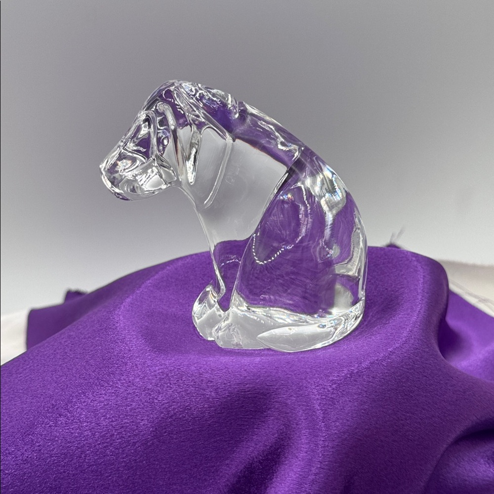 Vintage Atlantis Lead Crystal Hound Dog Figurine / Paperweight 3.5 inches tall.